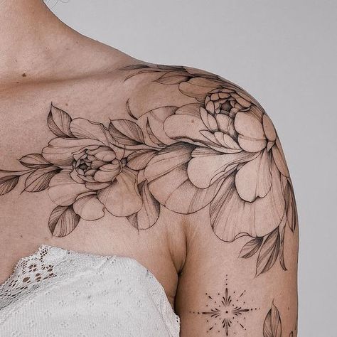 Neck Floral Tattoo, Tattoo Single Needle, Tiny Ornaments, Around Arm Tattoo, Floral Tattoo Shoulder, Unique Small Tattoo, Soul Tattoo, Single Needle Tattoo, Delicate Tattoo