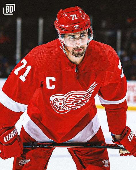 Dylan Larkin, Henrik Zetterberg, Boys Hockey, Hockey Pictures, Detroit Red Wings Hockey, Red Wings Hockey, Detroit Red Wings, The C, Hockey Players