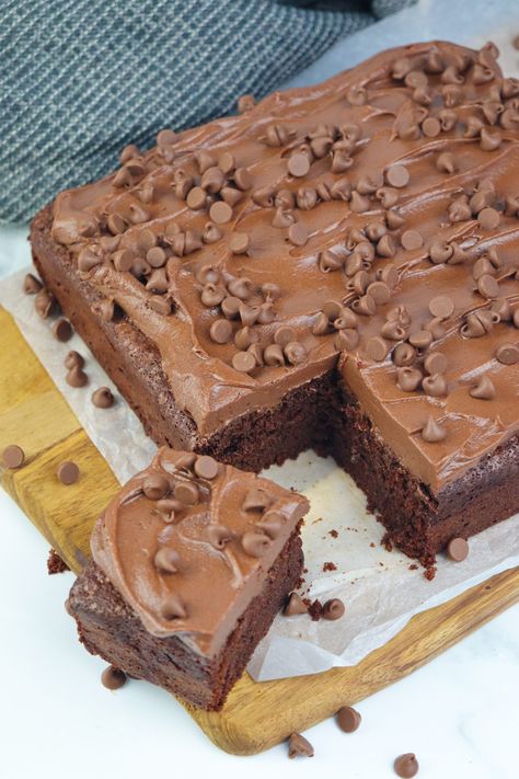 Chocolate Traybake, Traybake Cake, Cake Slices, Chocolate Slice, Tray Bake Recipes, White Choc, Mini Egg, Park House, Chocolate Fudge Cake