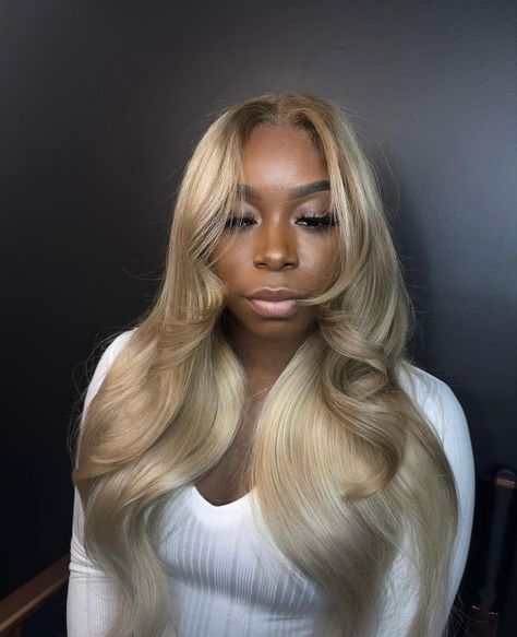 Blonde Hair Brown Roots, Blonde Hair With Brown Roots, Ombre Ash Blonde, Ash Blonde Wig, Frontal Wig Install, Long Blonde Wig, Frontal Wig Hairstyles, Straight Weave Hairstyles, Wig Install