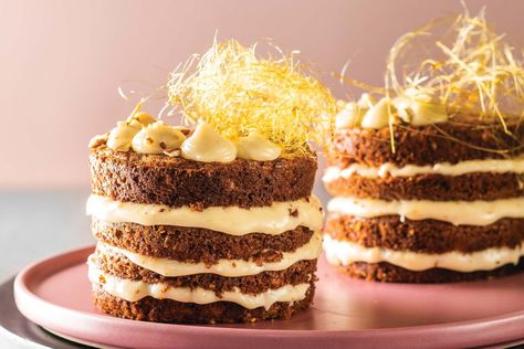 Chai-spiced carrot cakes with honeyed cream cheese - Fresh Living Icing For Carrot Cake, Carrot Cake Icing, Vanilla Chai Tea, Carrot Spice Cake, Single Layer Cakes, Carrot Cakes, Vanilla Chai, Chai Spice, My Bday