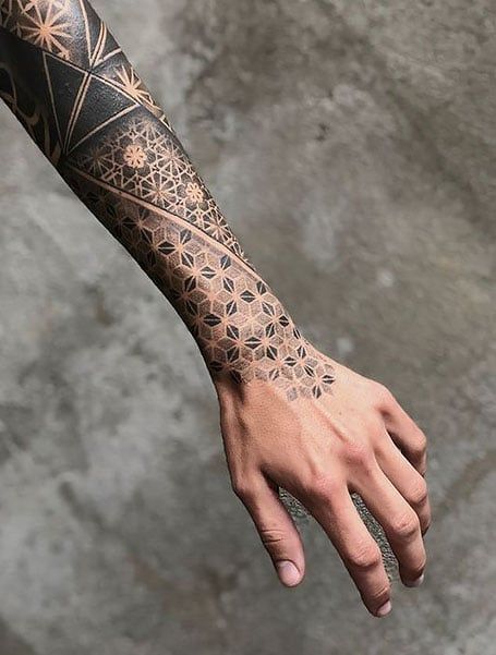 50 Coolest Geometric Tattoo Designs (2022) - The Trend Spotter Instagram Tattoos, Mangas Tattoo, Tato Suku, Geometric Sleeve Tattoo, Maori Tattoos, Cool Arm Tattoos, Tattoo Zeichnungen, Forearm Sleeve Tattoos, Geometry Tattoo