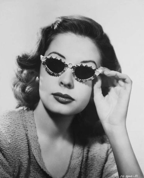 Hollywood Sunglasses, Sherry Jackson, Jane Greer, David Burton, Woman Glasses, Golden Hollywood, Star Sunglasses, Katharine Ross, Yvonne Craig