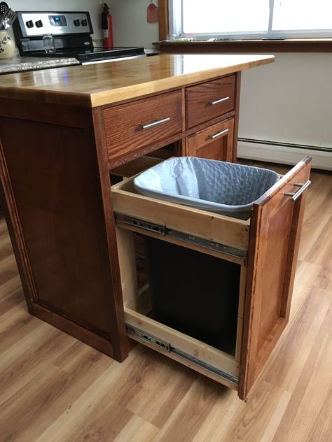 Under Counter Trash Can Diy, Diy Garbage Can Storage Kitchen, Gray Kitchen Backsplash, Build Kitchen Island, Garbage Can Storage, Kitchen Sink Cabinet, Garbage Recycling, Trash Can Cabinet, Recycling Station