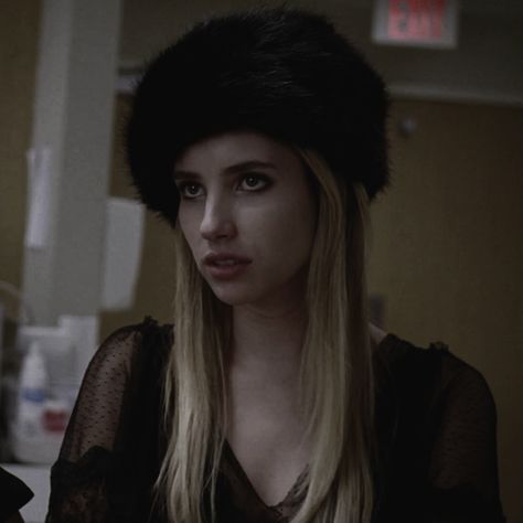 Coven American Horror Story, Emma Roberts Ahs, Madison Montgomery, Ahs Coven, 2000s Girl, Stylish Artwork, Female Inspiration, Dark Grunge, Valley Girls