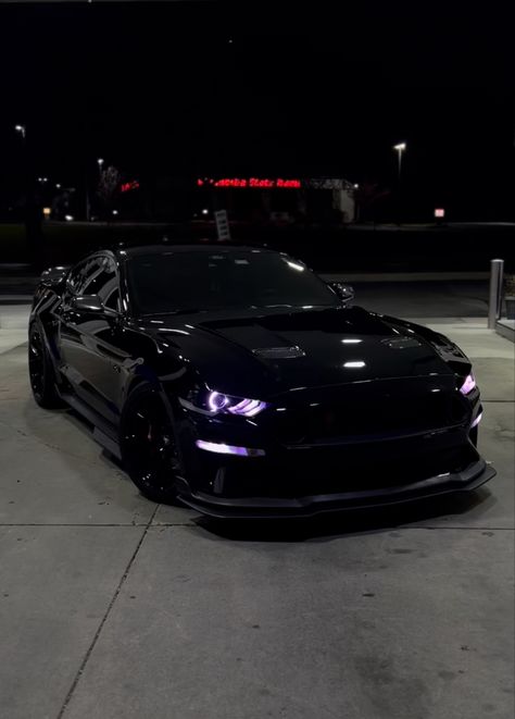 Mustang Gt500 Black, Illegal Racing Aesthetic, Black Sports Car, Sports Cars Mustang, Black Mustang, Good Looking Cars, Mustang Gt500, Ford Mustang Car, Car Icons