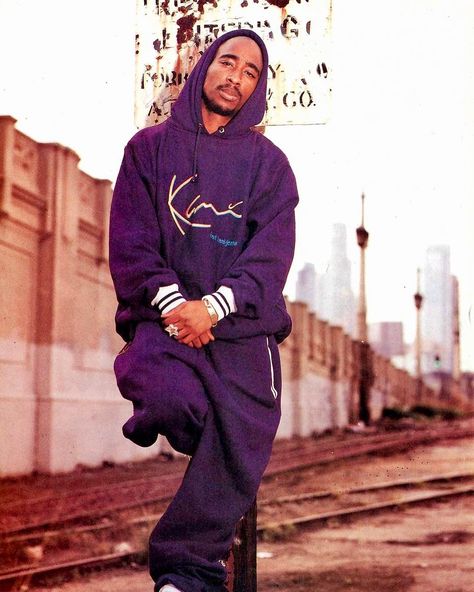 2pac Photoshoot, Karl Kani 90s, Tupac Outfits, 2000’s Outfit, Hard Photo, Tupac Pictures, Wearing Purple, 90s Mens, Karl Kani