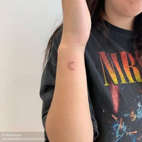 Moon Tattoos On Wrist, Crescent Moon Back Tattoo, Moon On Wrist Tattoo, Small Moon Tattoo Wrist, Tato Moon, Crescent Moon Tattoo Wrist, Moon Tatoos Ideas, Moon Crescent Tattoo, Moon Tattoo Aesthetic