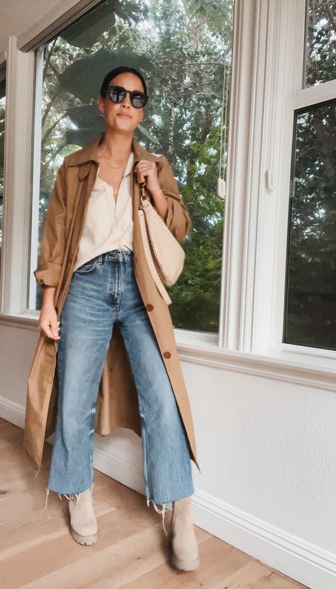 Spring Rainy Day, Pre Fall Outfits, Natalie Borton, White Jeans Winter, Rainy Day Outfits, Jeans Outfits, Day Outfits, Rainy Day Outfit, Daily Look