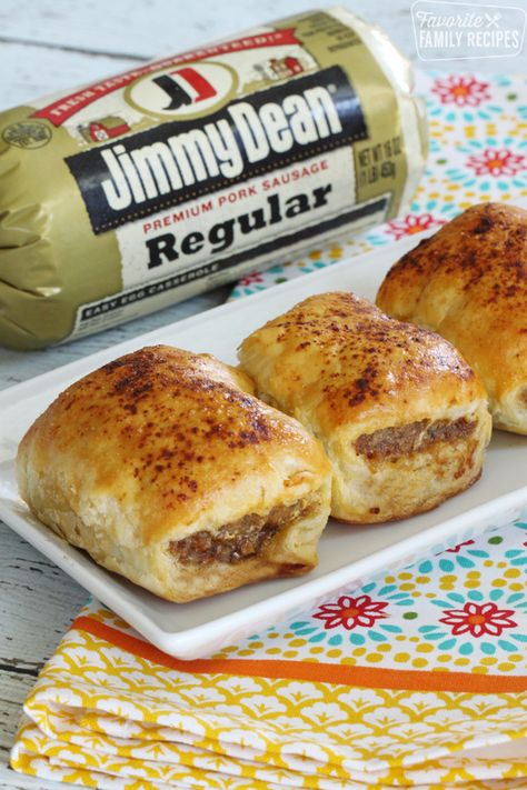 Australian Sausage Rolls, Jimmy Dean Sausage Recipes, Homemade Sausage Rolls, Sausage Wrap, Jimmy Dean Sausage, Sausage Rolls Recipe, Aussie Food, Sausage Roll, Sausage Dishes