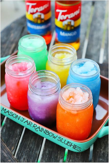 Mason Jar Rainbow Slushies #AToraniVacation Torani Drinks, Torani Syrup Recipes, Homemade Slushies, Torani Recipes, Popping Bubbles, Slushy Drinks, Rainbow Things, Torani Syrup, Rainbow Desserts