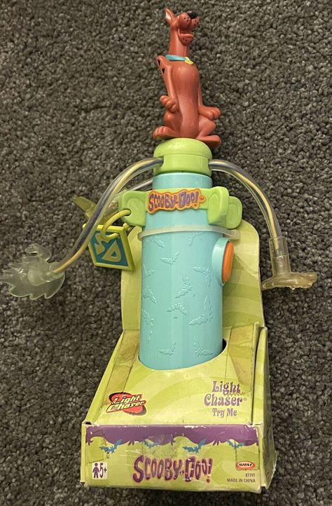 Vintage Hanna-Barrera Scooby-Doo Light Chaser Spinning Lighted Toy Rare!! Scooby Doo Kids, Scooby Doo Toys, Mystery Machine Van, Scooby Doo Pictures, Scrappy Doo, Scooby Doo Images, Mini Doodle, Hanna Barbera Cartoons, Paper Mache Art