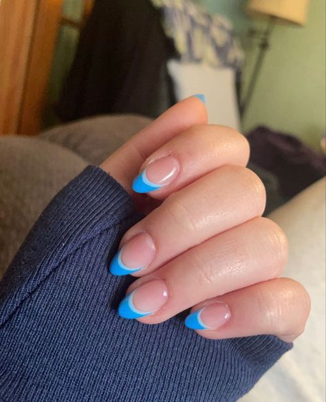 There's a new beauty trend taking over Instagram and it's absolutely stunning. Say hello to "quartz nails". Cute Nail French Tip Designs, European Acrylic Nails, Clear Gel Nails With Color Tips, Acrylics Nails French Tip, Gradient Blue French Tip Nails, Florida Nail Ideas Simple, Spring Break French Tip Nails, Cute Color French Tip Nails, Short Almond Nails Designs Blue