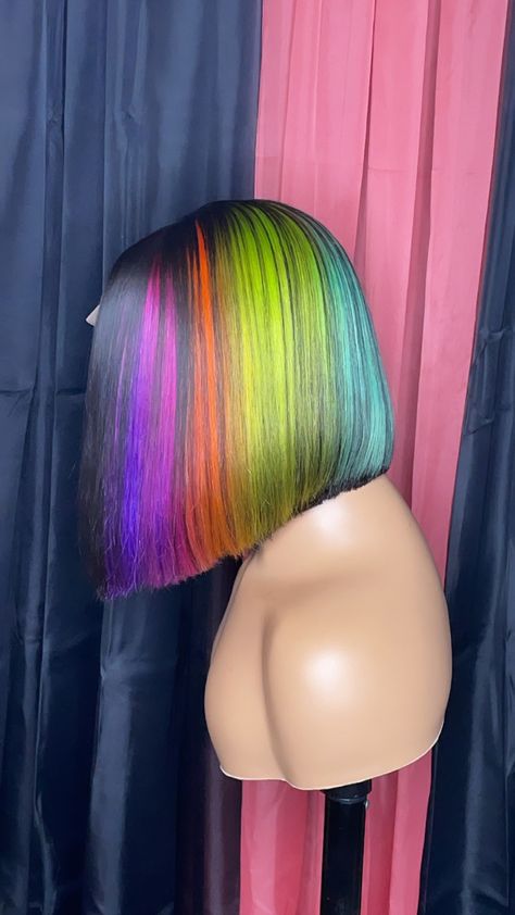 Colorful bob Black Bob With Colored Highlights, Colorful Bobs For Black Women, Colorful Bob, Colored Bob, Middle Part Bob, Color Bob, Colored Bobs, Quick Weave Bob, Colourful Hair