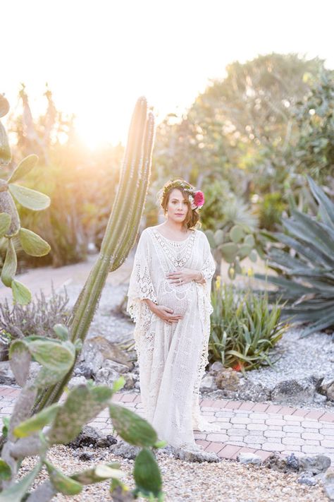 Mexican Themed Maternity Shoot, Mexican Maternity Shoot Photo Ideas, Mexican Maternity Shoot, Twin Maternity Photos, Pregnant Pics, Maternity Fits, Family Maternity Pictures, Pregnancy Ideas, Mother Daughter Photos