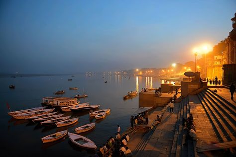 No words 🤐👌🏻🥰 Banaras Photos, Banaras Trip, Ghat Photography, Varanasi Ghat Photography, Ghat Painting, Varanasi Photography, Watercolor References, Ganga Ghat, Book Cover Background