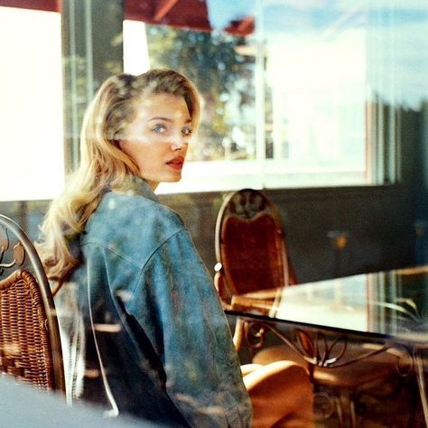 Denim princess of this weekend. Whoever you are give us a shout out!🤘🏼 Retro Photoshoot, Porter Magazine, Lily Donaldson, Vintage Photoshoot, Retro Diner, Vintage Cafe, Fashion Photography Inspiration, Boho Chic Outfits, Shoot Inspiration