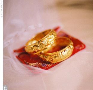 So unique Chinese Wedding Ring, Chinese Ring, Traditional Chinese Wedding, Chinese Tea Ceremony, Chinese Wedding, Chinese Tea, Wedding Board, Free Wedding, Wedding Gallery