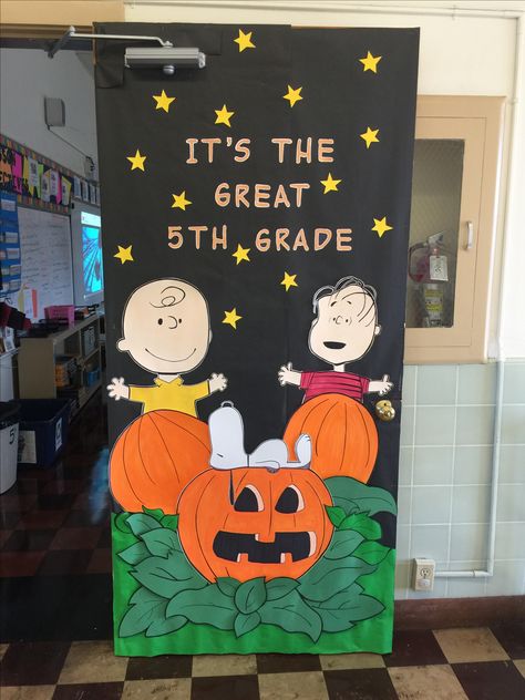 Charlie Brown Fall Classroom Door, Snoopy Halloween Door Decorations, Halloween Door Contest Ideas Classroom, Halloween School Door Decorations, Halloween Door Classroom, Halloween Teacher Door, October Classroom Door Ideas, Halloween Classroom Doors, Halloween Door Decorations Classroom Contest