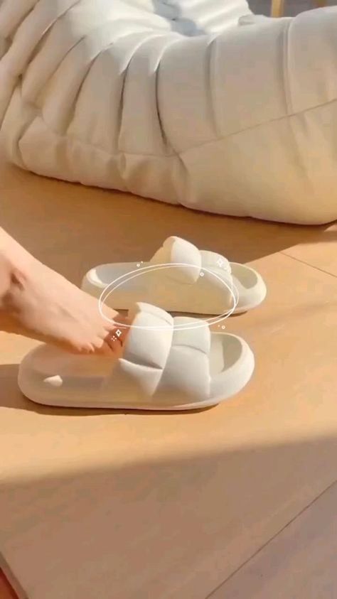 Korean Sandals Aesthetic Background, Daily Wear Chappal For Women, Korean Sandals, Crocs Aesthetic, Korean Bag, Slippers Outfit, Korean Shoes, Live Backgrounds, Outfit Korean Style