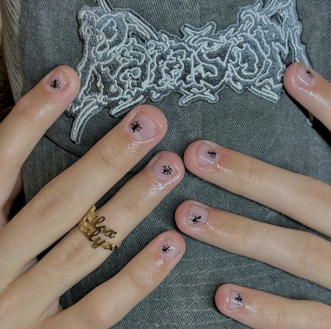 Chris Sturniolo Nails, Madi Filipowicz Nails, Sturniolo Nails, 2023 Nails, Mens Nails, S Nails, Punk Nails, Chris Sturniolo, Really Cute Nails