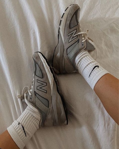 New Balance 990 V5 Outfit, New Balance Grey Shoes, New Balance 990 V5, New Balance 990, New Balance Trainers, Grey New Balance, Scandinavian Aesthetic, Grey Trainers, Swag Girl Style