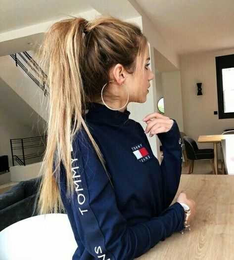 Streetwear Mode, Look Retro, Tommy Hilfiger Outfit, Street Fashion Photography, Music Fashion, Style Outfits, Outfits Casuales, 90s Fashion, Look Fashion