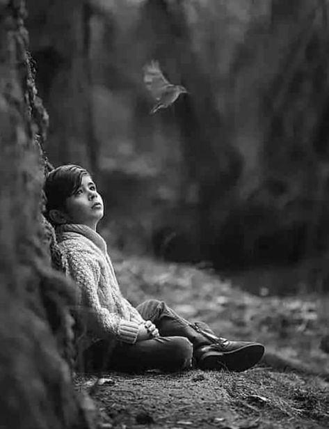 Lonely Child, Photo Black And White, Cute Couple Comics, Bokeh Photography, Couples Comics, Love Quotes Photos, Cute Cartoon Images, Good Night Moon