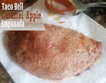 Caramel Apple Empanadas, Dessert Empanadas Recipe, Apple Empanadas, Quick Apple Dessert, Caramel Apple Desserts, Sugary Treats, Homemade Pie Crust Recipe, Copy Cats, Delicious Sweets