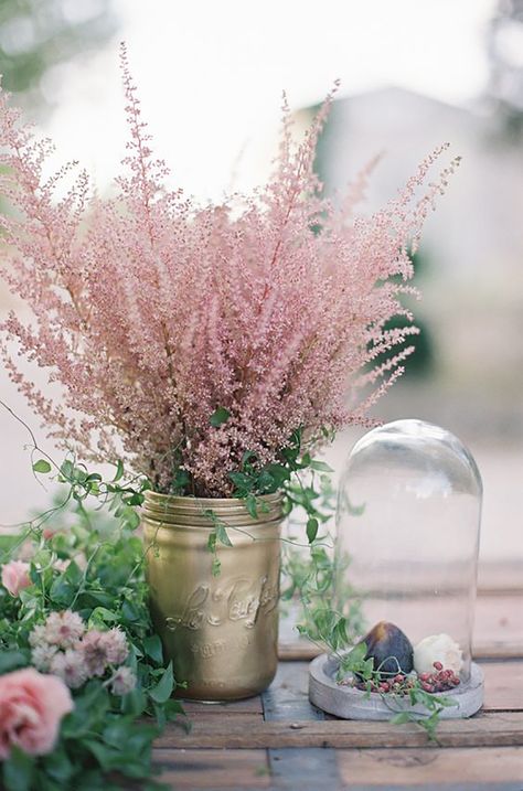 Astilbe Flower, Dusty Rose Wedding Colors, Spring Wedding Centerpieces, Berry Wedding, French Wedding Style, Dusty Rose Wedding, 강아지 그림, French Wedding, Deco Floral