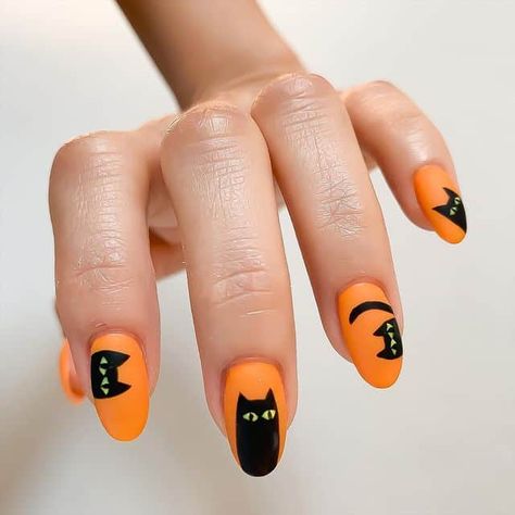 Ongles Beiges, Cat Nail Designs, Fun Halloween Nails, Black Halloween Nails, Cat Nail Art, Nail Art Halloween, Gold Acrylic Nails, Halloween Nails Easy, Cat Nail