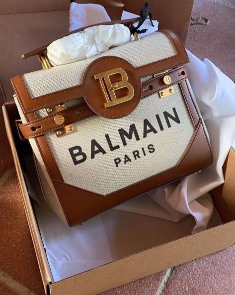 Balmain Bag, Expensive Bag, Expensive Handbags, Girly Bags, Fancy Bags, Luxury Purses, Foto Pose, Bags Designer Fashion, Stylish Bag