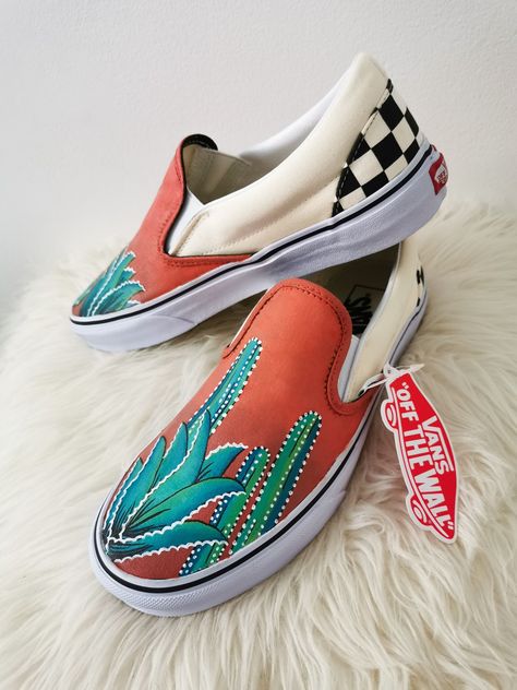 Western Shoe Painting Ideas, Western Painted Shoes, Painted Vans Diy Easy, Western Painted Vans, Western Vans, Painted Vans Ideas, Painted Shoes Ideas, Painting Vans, Vans Painted Shoes Ideas