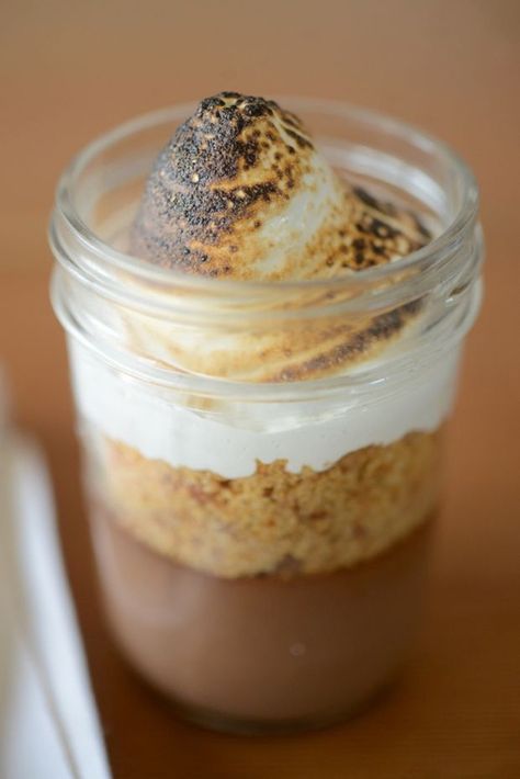 Smore Recipes, S'mores, In A Jar, S Mores, Vegetarian Chocolate, Sweets Treats, Bundt Cake, Cupcake Recipes, I Love Food