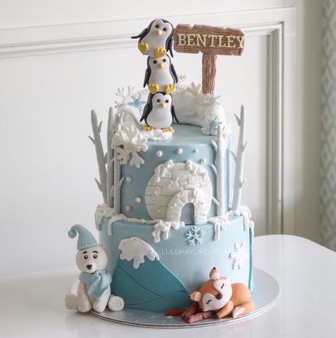 Arctic Animal Birthday Cake, Arctic Cake Ideas, Winter Theme Cake Birthday, Artic Animal Party, Arctic Animals Birthday Cake, Arctic Animal Cake, Arctic Animals Birthday Party, Artic Cake, Penguin Cake Ideas