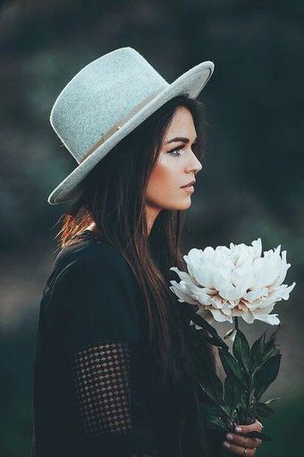 Boho Photography, Winter Session, Trendy Flowers, Photo Couple, Boho Bridal, Shoot Inspiration, Portrait Girl, Turbans, Senior Photography