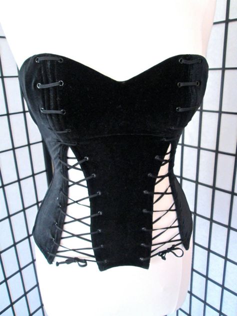 Goth Corset Outfit, Pinup Bombshell, Goth Corset, Weird Aesthetic, Goth Things, Alt Clothes, Mall Goth, Goth Outfits, Alternative Outfits