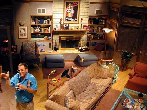 The Home Improvement sets 80s Apartment, Diy Home Improvement Living Room, Home Improvement Grants, 90s Interior, 90s House, Tv Show House, 90s Home, Home Improvement Show, 80s Interior