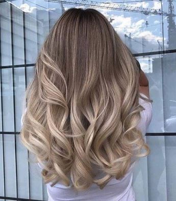 Ombré Hair, Blonde Hair Looks, Blonde Hair With Highlights, Brown Blonde Hair, Ombre Hair Color, Hair Color Balayage, Hair Inspo Color, Short Curly Hair, Brunette Hair