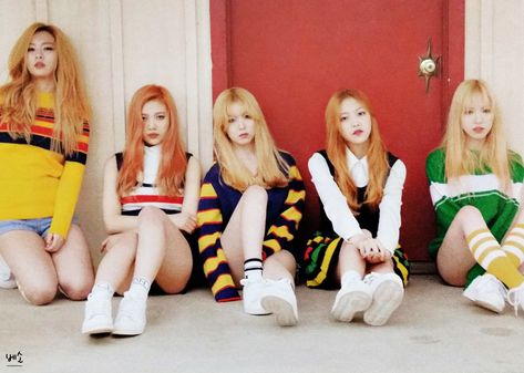 Red Velvet Ice Cream Cake, Red Velvet Ice, Cake Fashion, Cake Clothes, Red Velvet Ice Cream, Cake Photoshoot, Red Velvet Photoshoot, Redvelvet Kpop, Red Cake