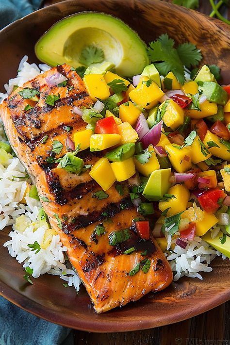 Salmon with Mango Salsa - That Oven Feelin Meals With Mango, Mango Salsa With Salmon, Blackened Salmon With Mango Salsa, Mango Salsa Salmon Recipes, Grilled Salmon With Mango Salsa, Salmon And Mango Salsa, Salmon Mango Salsa, Salmon Lunch, Salmon With Mango Salsa