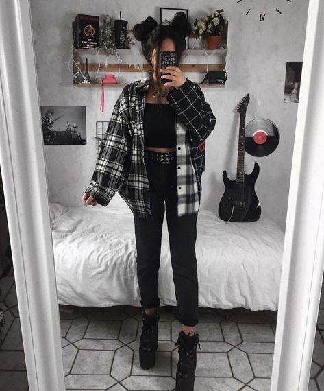 grunge aesthetics🌙 on Instagram: “Style inspo 🖤 1, 2, 3, 4, 5, 6, 7, 8 or 9? Follow @internetgrunge for more ✨” Vestiti Edgy, Mode Emo, E Girl Outfits, Goth Outfit, Mode Grunge, Fest Outfits, Alt Outfits, Aesthetic Grunge Outfit, Fashion Grunge