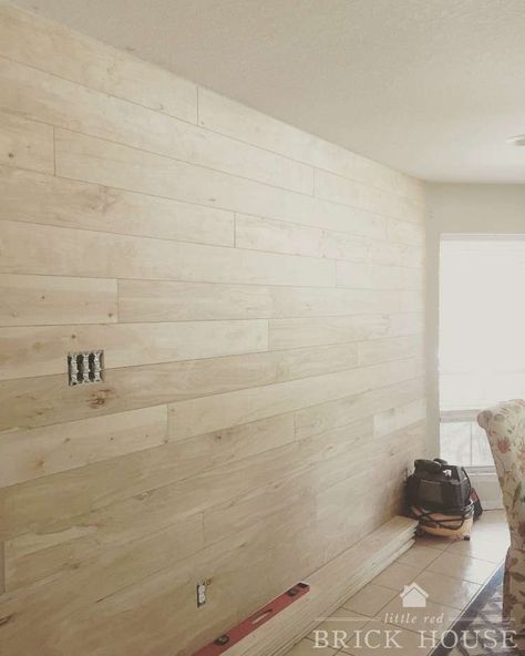 DIY Shiplap Walls - The Cheap & Easy Way - CYPRESS & SIENNA Different Home Decor Styles, Shiplap Wall Diy, Shiplap Walls, Shiplap Wall, Clean Decor, Diy Shiplap, Red Brick House, Fa Fal, Funky Home Decor