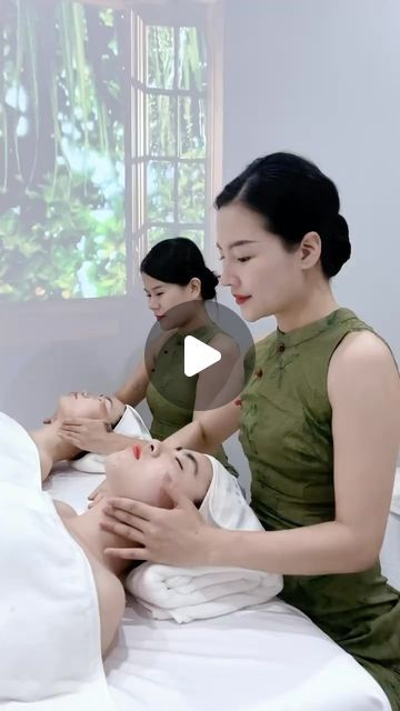 Facial Techniques, Body Massage Spa, Facial Massage Techniques, Acupressure Points, Massage Techniques, Facial Massage, Spa Massage, Acupressure, Body Massage