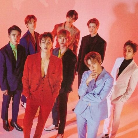 Exo Group Photo, Love Shot, Exo Group, Exo Album, Exo Lockscreen, Exo Ot12, Baekhyun Chanyeol, Exo Memes, Kim Jongdae