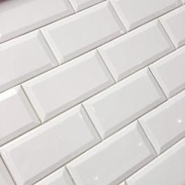 Pavimento Antiqua mix pattern tile set | 20x20cm Ceramic Planet Metro Tiles Bathroom, Planet Decor, White Brick Tiles, Brick Wall Tiles, Metro White, Brick Bonds, Brick Tile, Metro Tiles, Brick Tiles