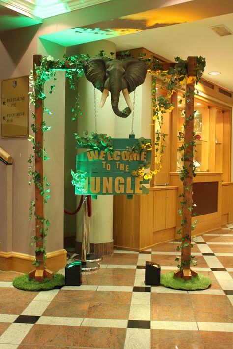 Jungle Team Party, Jungal Theme Decoration, Jungle Party Ideas For Adults, Jungle Theme Event Decor, Jungle Stage Decorations, Jungle Props Set Design, Jungle Hoco Theme, Jungle Event Decor, Jungle Theam Decoration