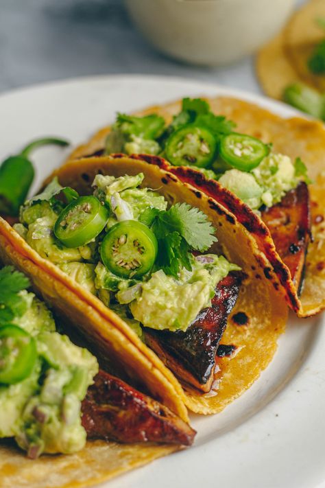 Ponzu-Glazed Tofu Tacos with Avocado Salsa – healthienut – Easy to follow plant-forward recipes Curry Tacos, Creamy Avocado Salsa, Vegan Thai Green Curry, Glazed Tofu, Ponzu Sauce, Tacos With Avocado, Tofu Tacos, Spiced Cauliflower, Salsa Ingredients