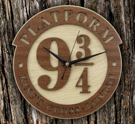 Handmade Platform 9 3/4 wallclock. Worldwide Shipping. Available in: www.woodentek.etsy.com .... #Hogwarts #platform9¾ #HarryPotter #CursedChild #DeathlyHallows #Gryffindor #HarryPotterBooks #HarryPotterForever #HarryPotterIllustrated #Potterhead #Pottermore #Pottertty #Slytherin #BirthdayGifts #MothersDay #FathersDay #Giftforme #GiftGiving #Gifts #GiftsIdeas #Christmas #WishList #Giftformen #Giftforher #WallClock #fanart #holiday #holidaygifts #giftguide #present #holiday #xmas #giftshop Woodcarving Ideas, Glass Etching Patterns, Harry Potter Wall, Owl Wall Decor, Harry Potter Items, Harry Potter Illustrations, Rustic Wall Clocks, Lily Potter, Vinyl Record Clock