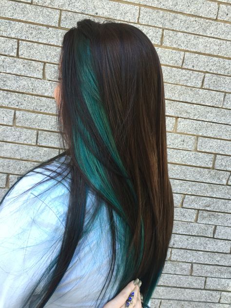 Added some color into my life ( blue blend ) Blue Hair Streaks, Streaks Hair, Blue Hair Highlights, Hidden Hair Color, Peekaboo Hair Colors, Blue Ombre Hair, Hair Color Underneath, White Blonde Hair, Peekaboo Hair